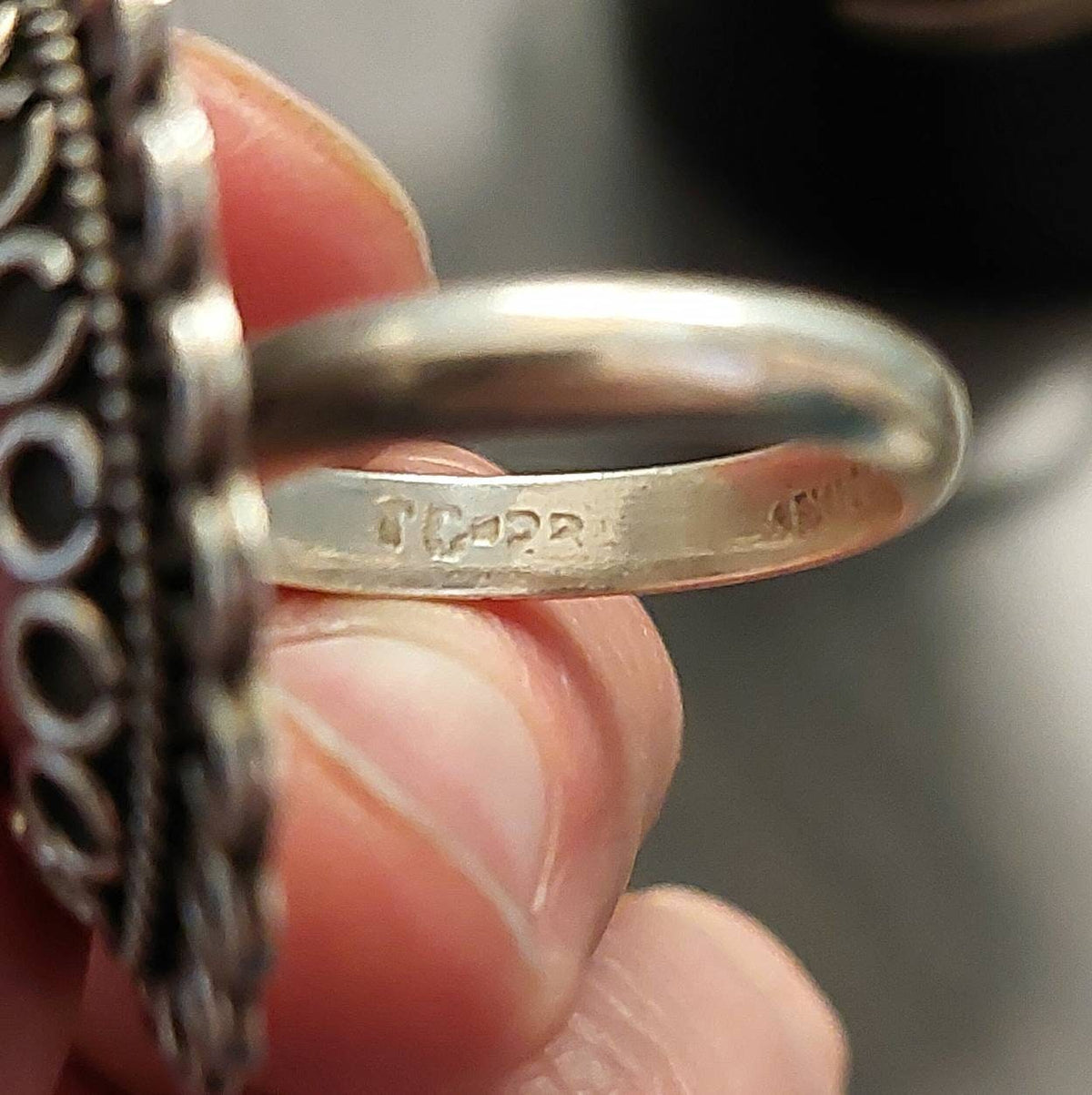 Large sterling silver southwestern style half ounce geometric ring, Mexican made and hallmarked size 9 ring, 13 grams
