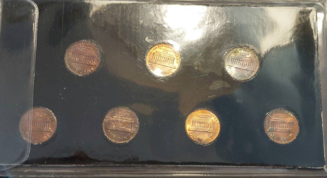 1982 Lincoln cent uncirculated set, all 7 varieties for the year some have tremendous toning