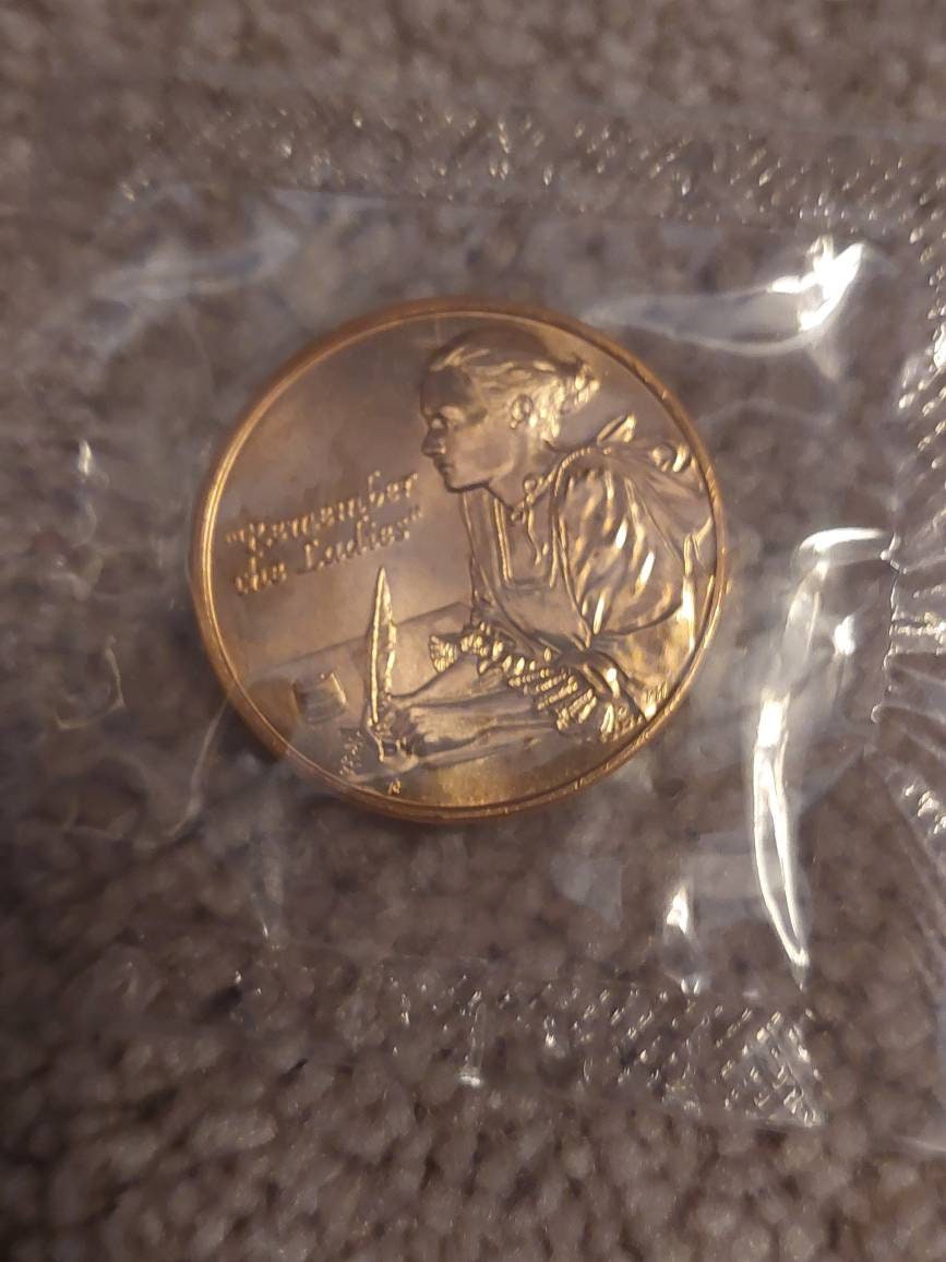 First spouse bronze medals set 4 or five medallion sets depending on year. Pick a date!! US mint products in original packaging, us coins