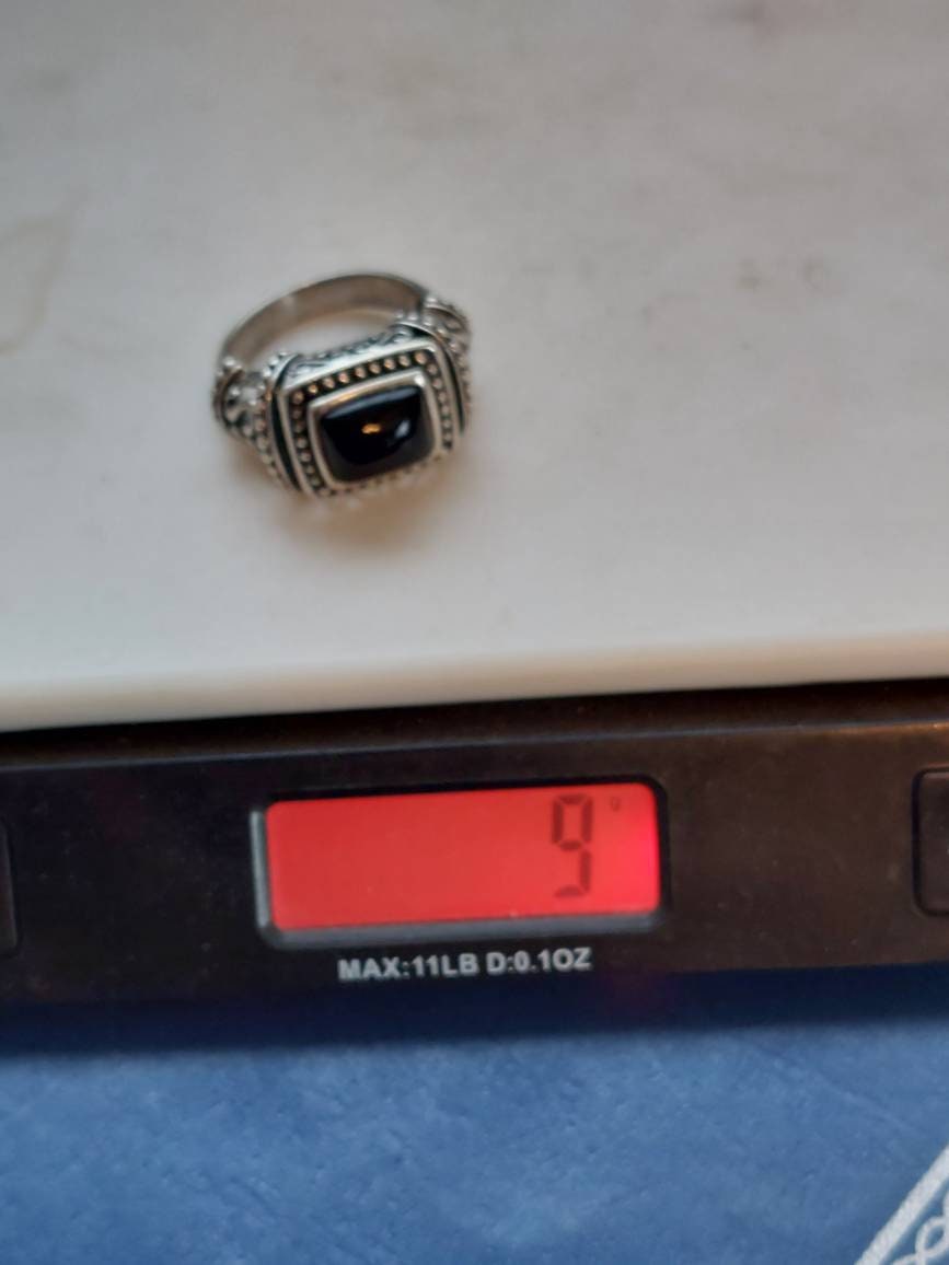 Vintage black onyx and sterling silver, unisex fashion ring size 9, 9 grams