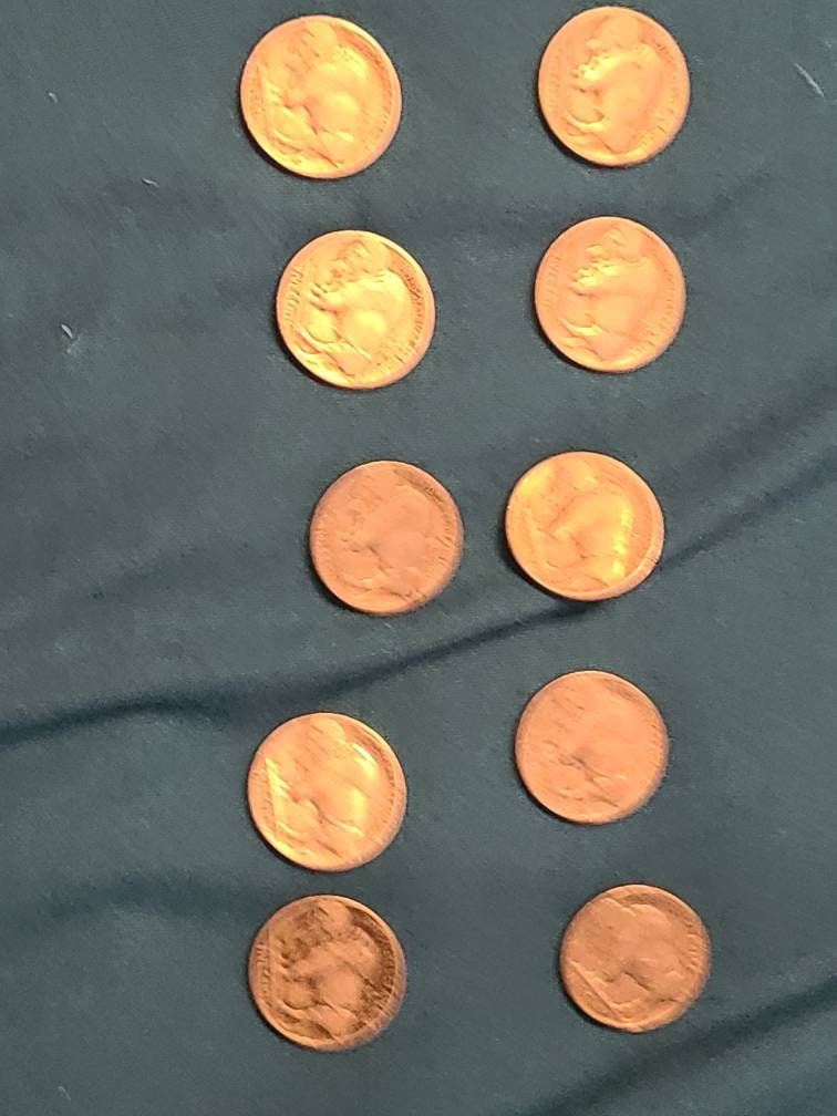 10 buffalo nickel lot, you get ten all readable date buffalo nickel coins from the 1920s and 1930s, some mint marks too. Coin collecting