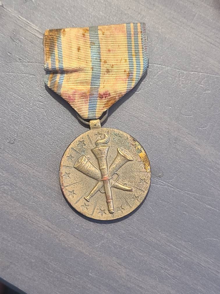 Army armed forces reserve award lapel, vintage military service pin, veterans and patriotic gift