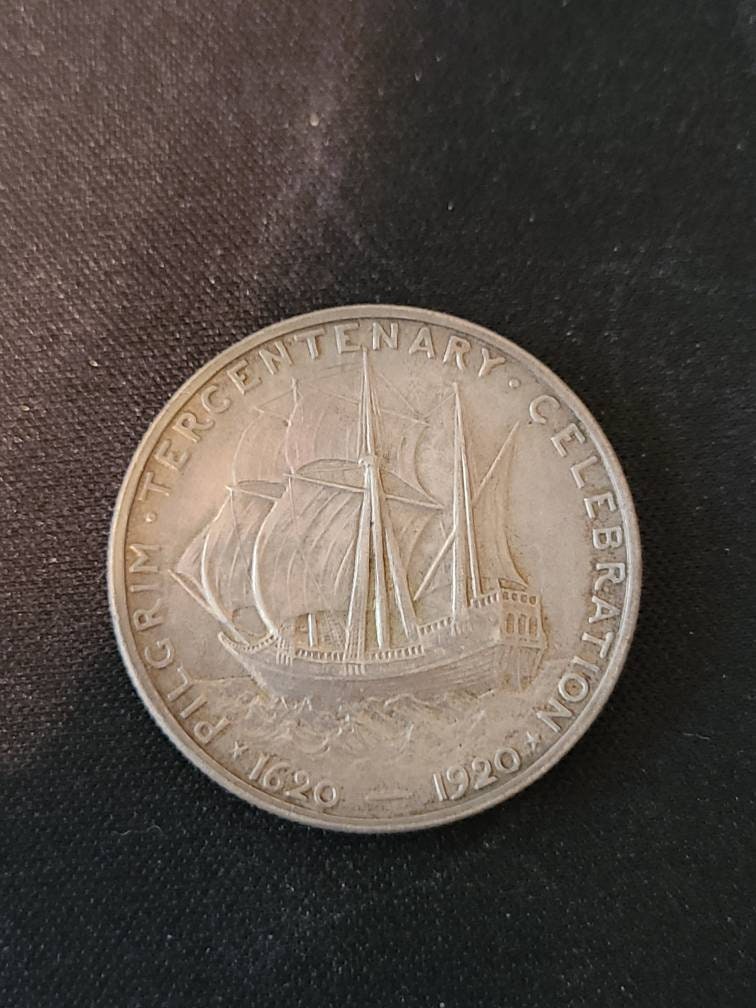 1920 pilgrim silver commemorative half dollar, uncirculated rare American classic commemorative