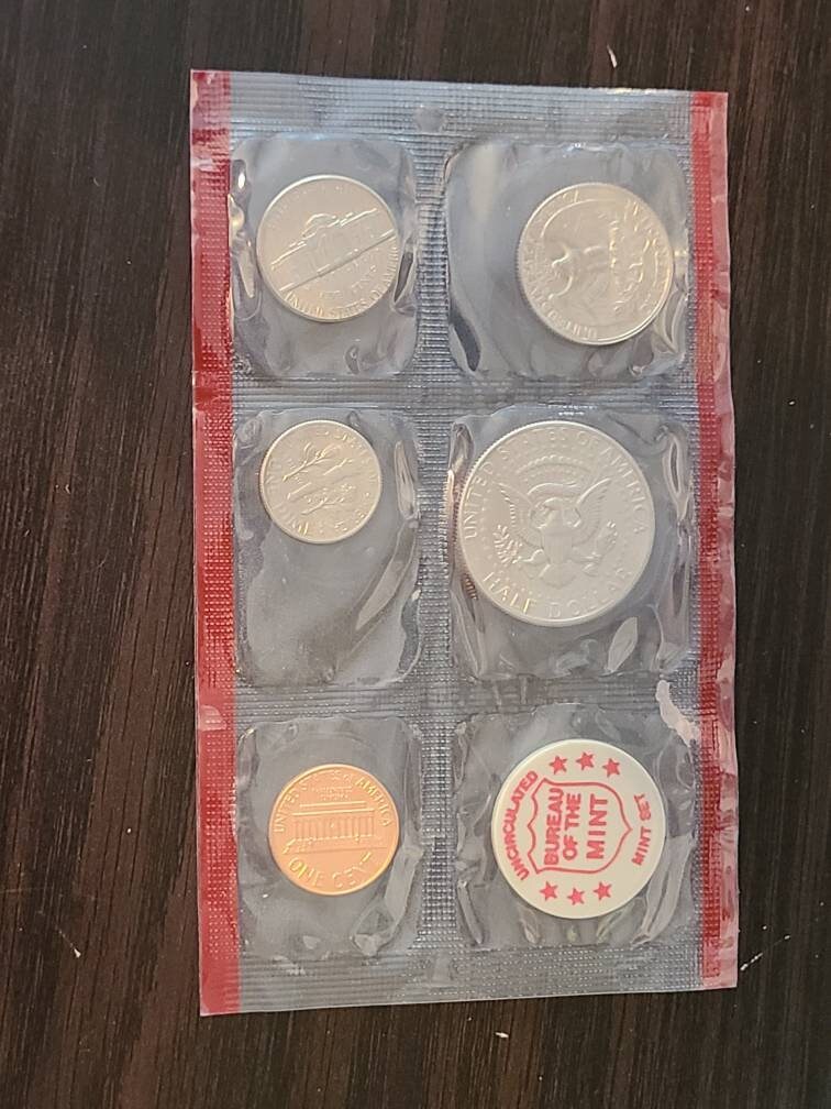 1971 philadelphia and Denver, us uncirculated mint set, 40+ year old mint state coin collecting