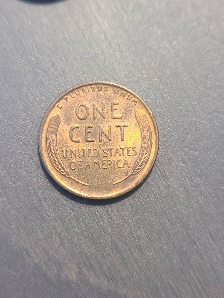 1929 Lincoln wheat cent, low mintage semi key date coin collecting, in gem bu red