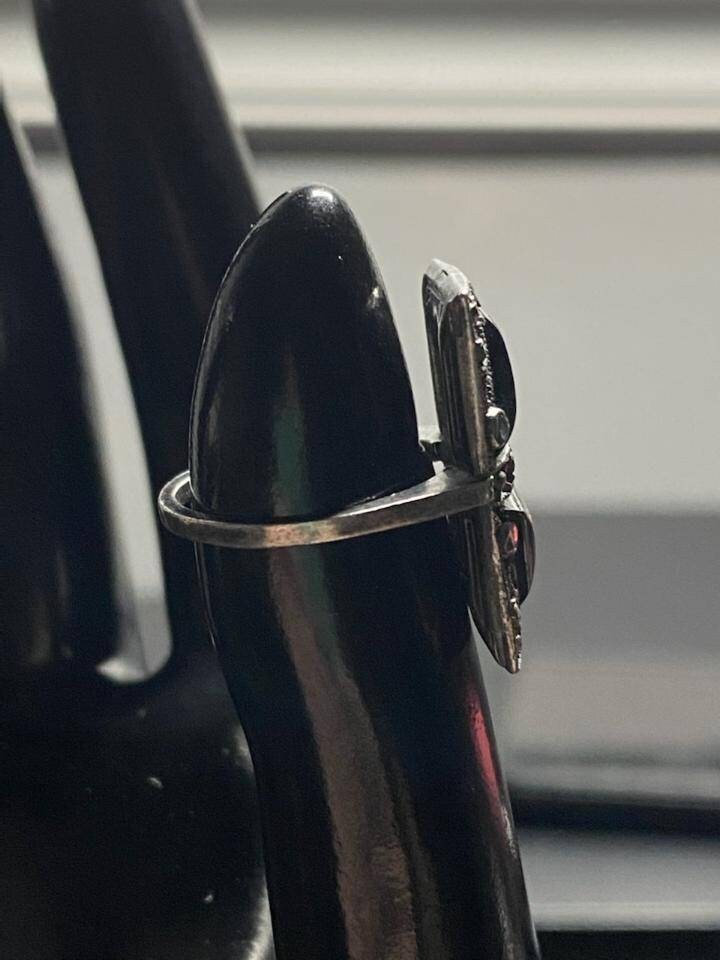Unique sterling silver maracite and black onyx ladies vintage ring