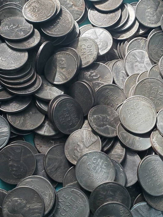 100 steel cents, some better condition some mint marks 2 rolls worth