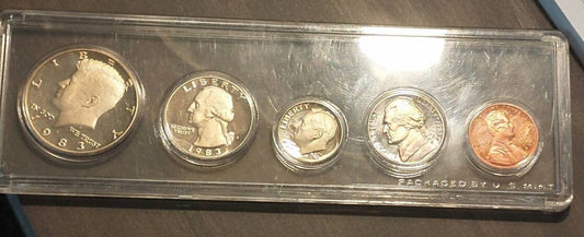 1983s capital plastic proof set, much better than average with many coins displaying deep cameo contrast