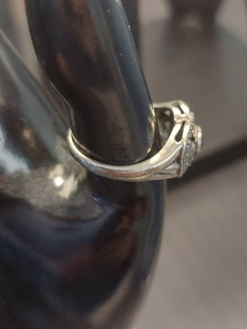 Size 9 sterling silver women's fashion heart shaped ring with center amethyst stone, gifts for her