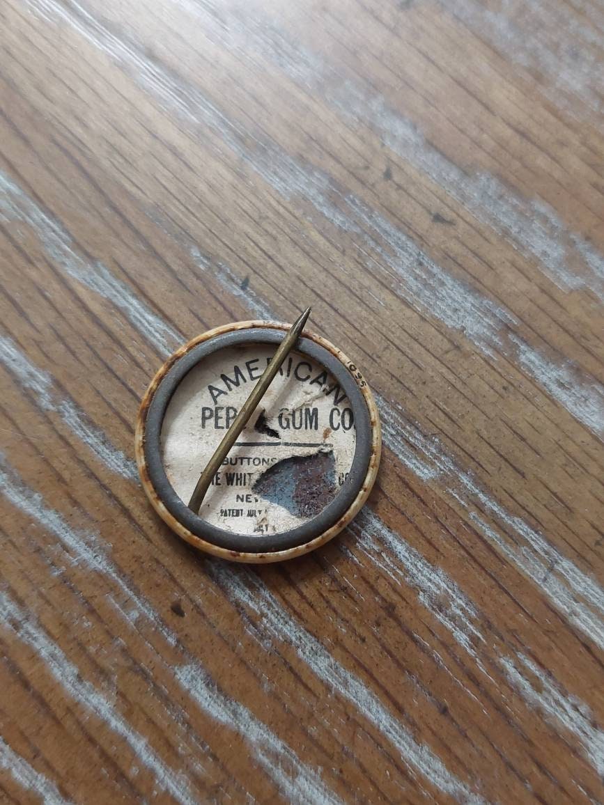 1890s whitehead and Hoag pinback, advertising token "the dude"