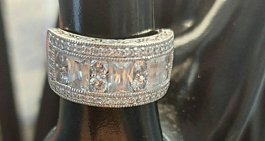 Large sterling silver 925 and cubic zirconia, women's spring fashion ring, size 7 vintage gift for her, 10 grams