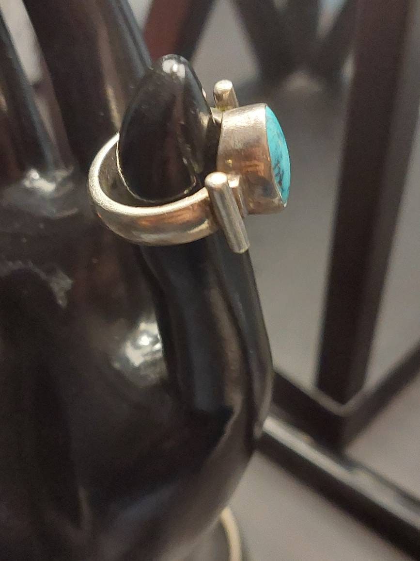 Size 6 sterling silver South style fashion ring, with large turquoise stone,  free shipping, gifts for her, statement jewelry, 10 grams