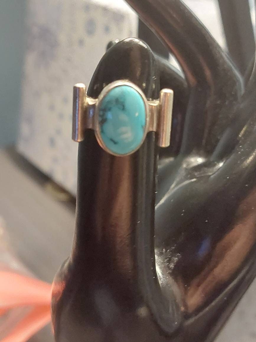 Size 6 sterling silver South style fashion ring, with large turquoise stone,  free shipping, gifts for her, statement jewelry, 10 grams