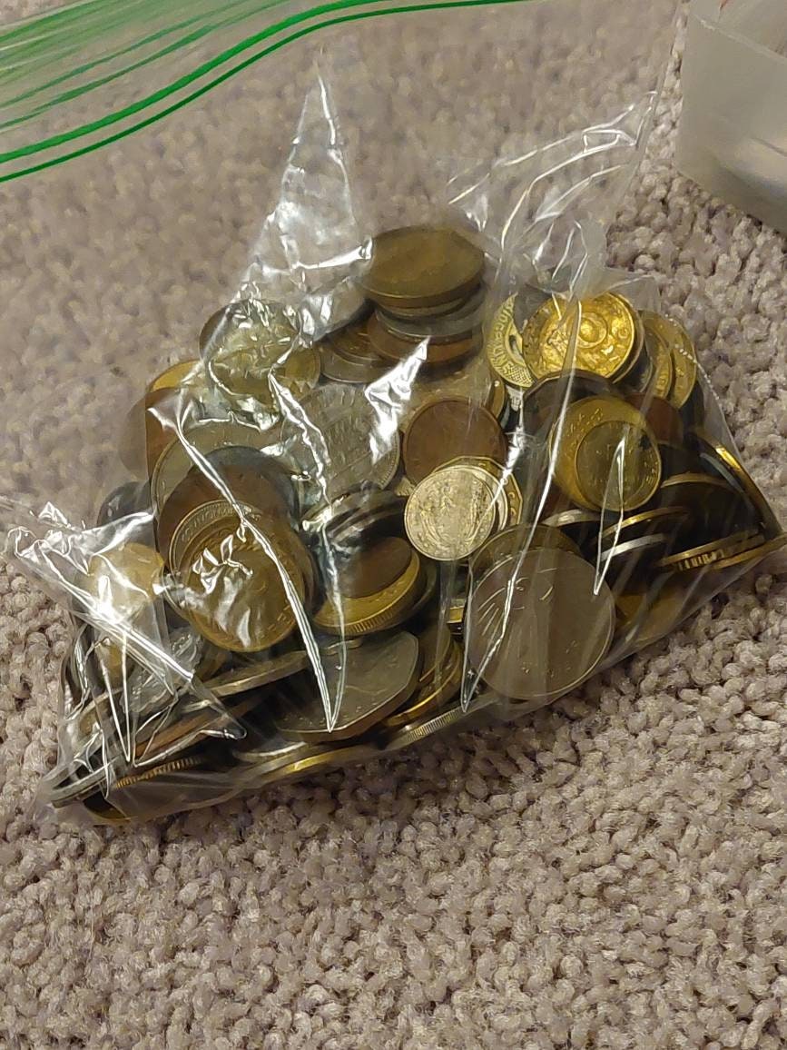 one pound foreign world coin bulk lot!! Includes dates from 1800s to modern and some silver coins  Great collection from Swiss, to canada