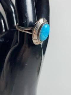 Size 8 vintage Mexican sterling silver hallmarked vintage turquoise fashion ring,  free shipping, gifts for her 6 grams