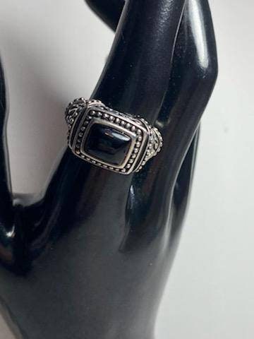 Vintage black onyx and sterling silver, unisex fashion ring size 9, 9 grams