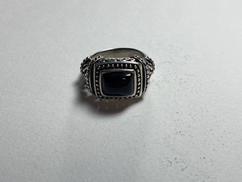 Vintage black onyx and sterling silver, unisex fashion ring size 9, 9 grams