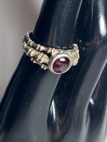 Sterling silver red purple stoned statement women's fashion ring, southwestern style and lots of silver weight, 6 grams