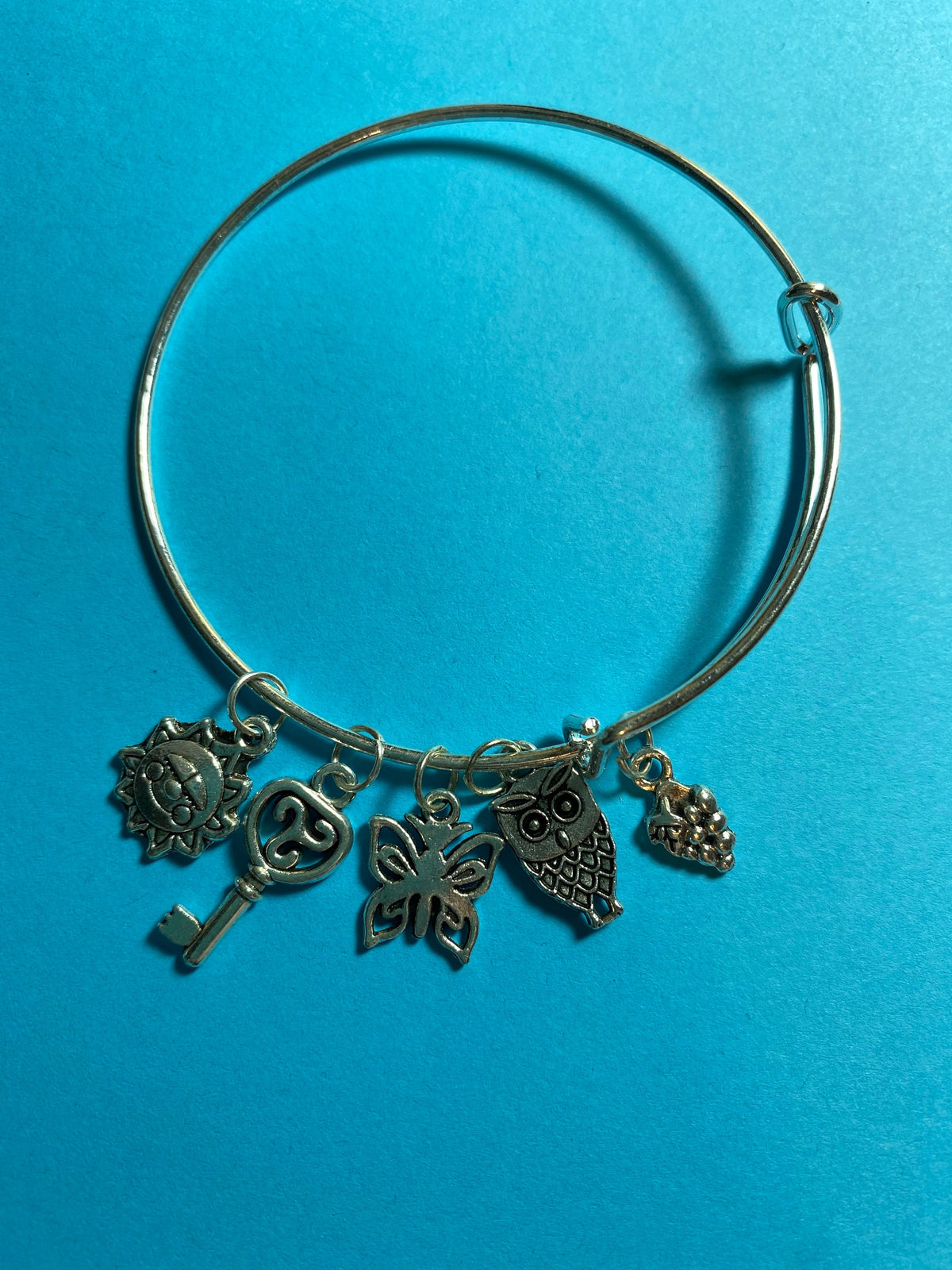 Bangle charm bracelets, women’s jewelry, various designs, homemade