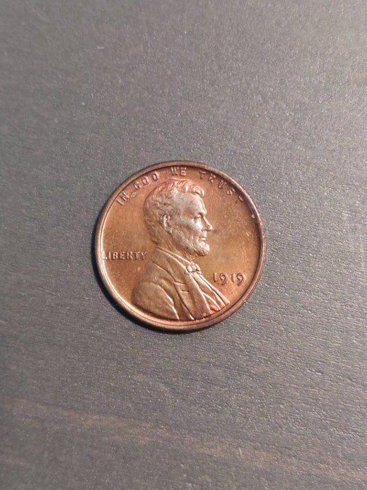 1919 Lincoln wheat cent, early penny, uncirculated with plenty of red, us coin