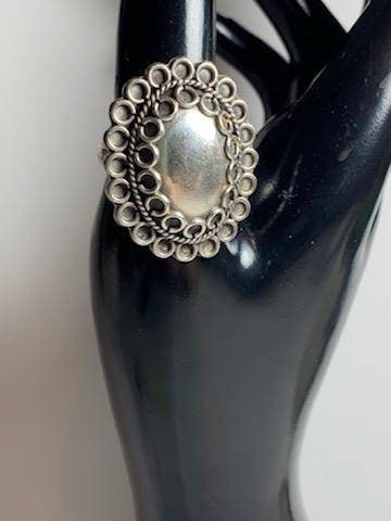 Large sterling silver southwestern style half ounce geometric ring, Mexican made and hallmarked size 9 ring, 13 grams