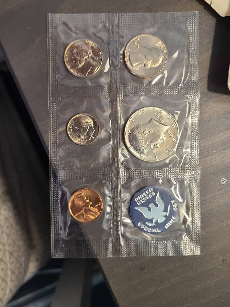 1965 special mint set,  in original packaging with coa, 40 percent silver Kennedy half, gifts for him