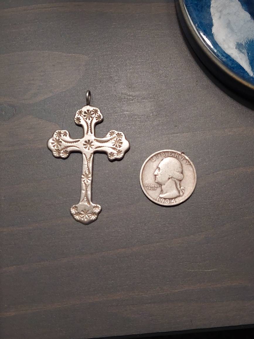 Vintage sterling silver unisex cross pendant,  7 grams weight, beautiful and unique religious jewelry