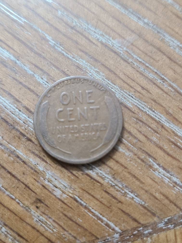 One roll of only teens dates1910 to 1919 wheat pennies,  somemark  mint coins, early Lincoln cents in good- very fine condition