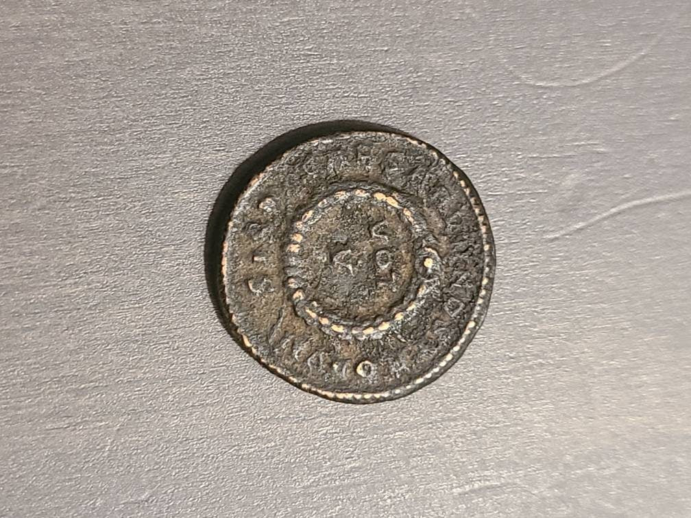 Roman coin of Crispus - CAESARVM NOSTRORVM - VOT V - Rome