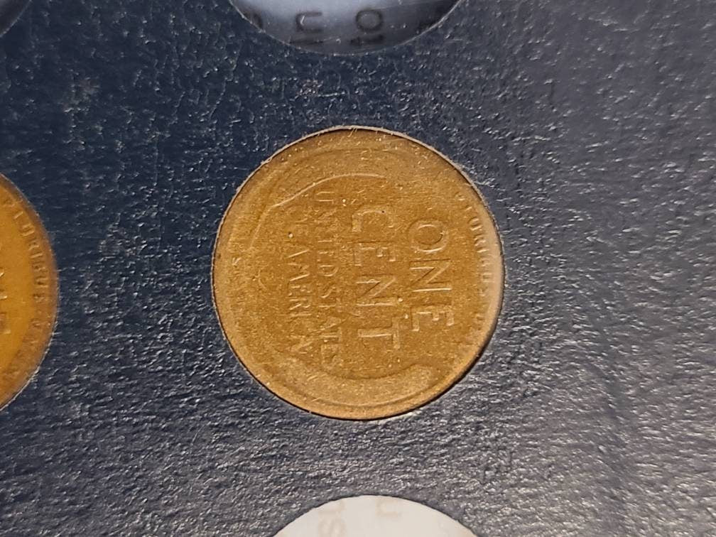 1915s semi key date, low mintage wheat cent, rare 100 year old coin, very good