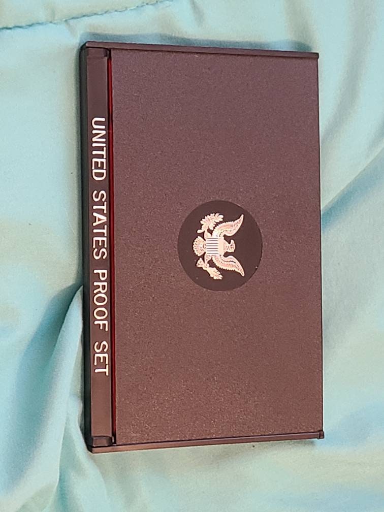 1979s united states silver proof set, in original packaging,  low mintage year unchecked for varieties. Us coin collecting