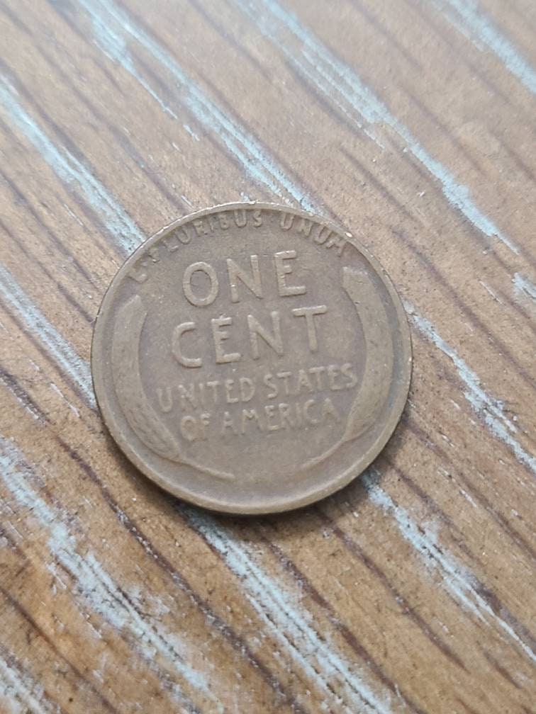 One roll of only teens dates1910 to 1919 wheat pennies,  somemark  mint coins, early Lincoln cents in good- very fine condition