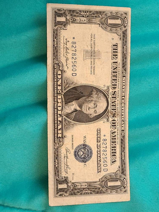 1935 one dollar star silver certificate in very high grade. Amazing