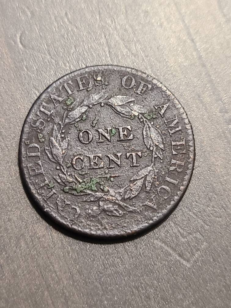 1822 better date American large cent, variety unchecked very fine details old penny