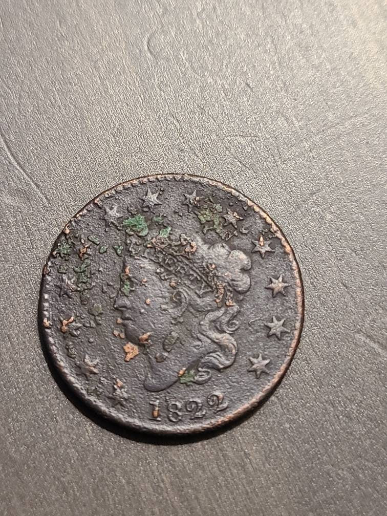 1822 better date American large cent, variety unchecked very fine details old penny