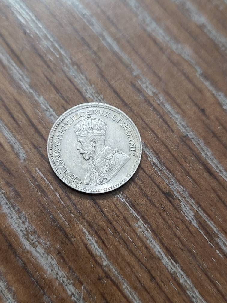 1919  Canada 5 cents silver king george antique coin, beautiful condition unchecked for varieties, almost uncirculated
