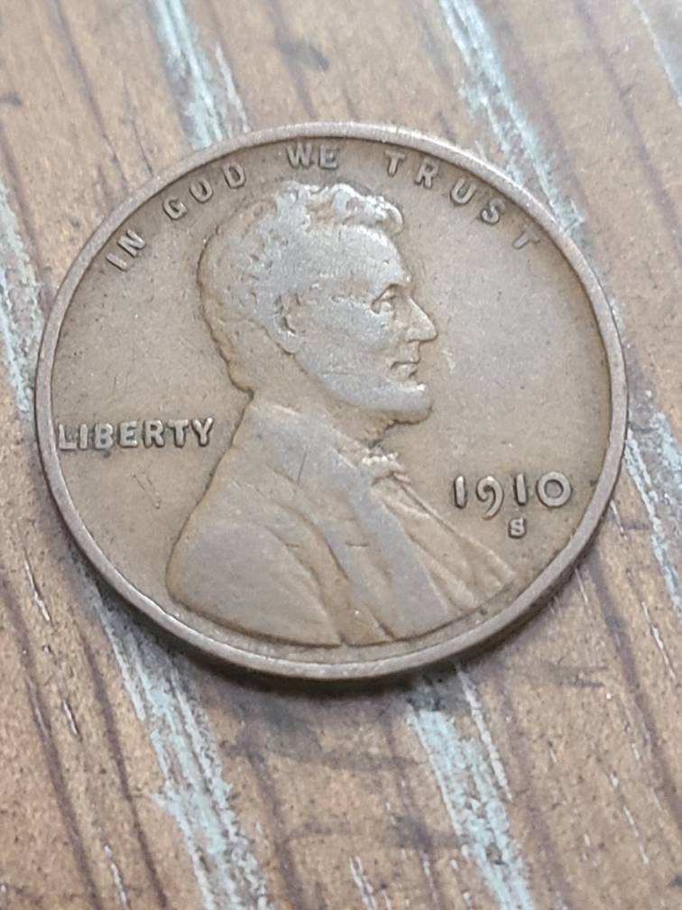 1910s Lincoln wheat penny, low mintage semi key date, very fine condition