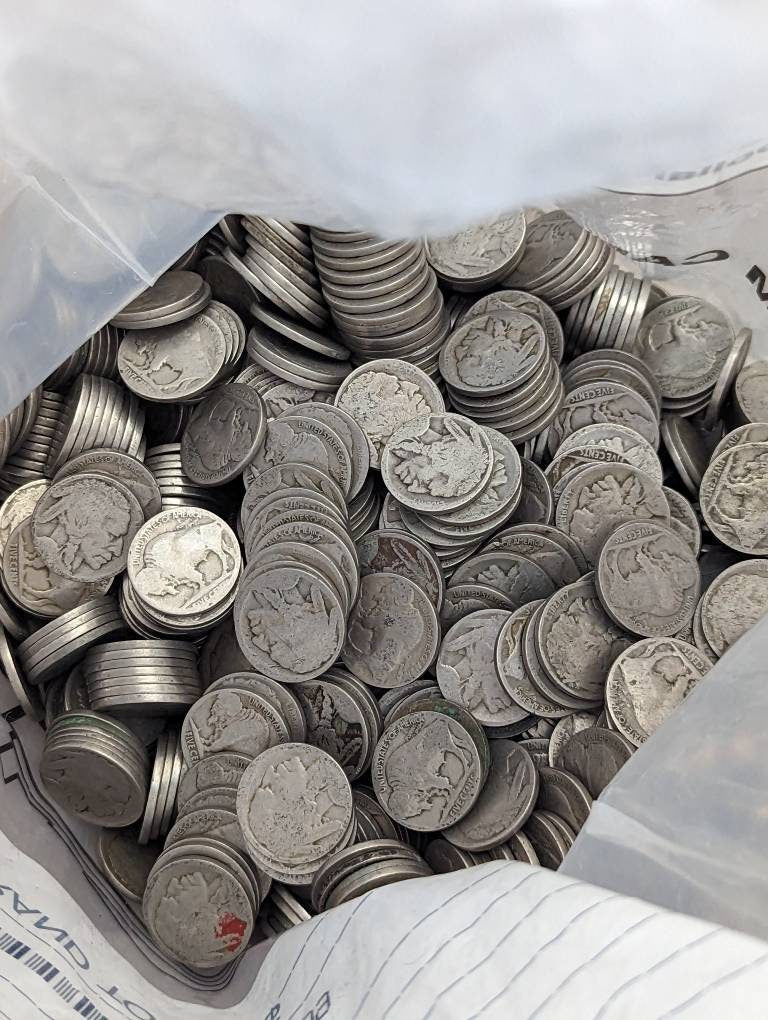 Ten coin buffalo nickel lot , no dates to partial dates,  a few  coins with mint marks too! Great gift, coin collecting or crafting set