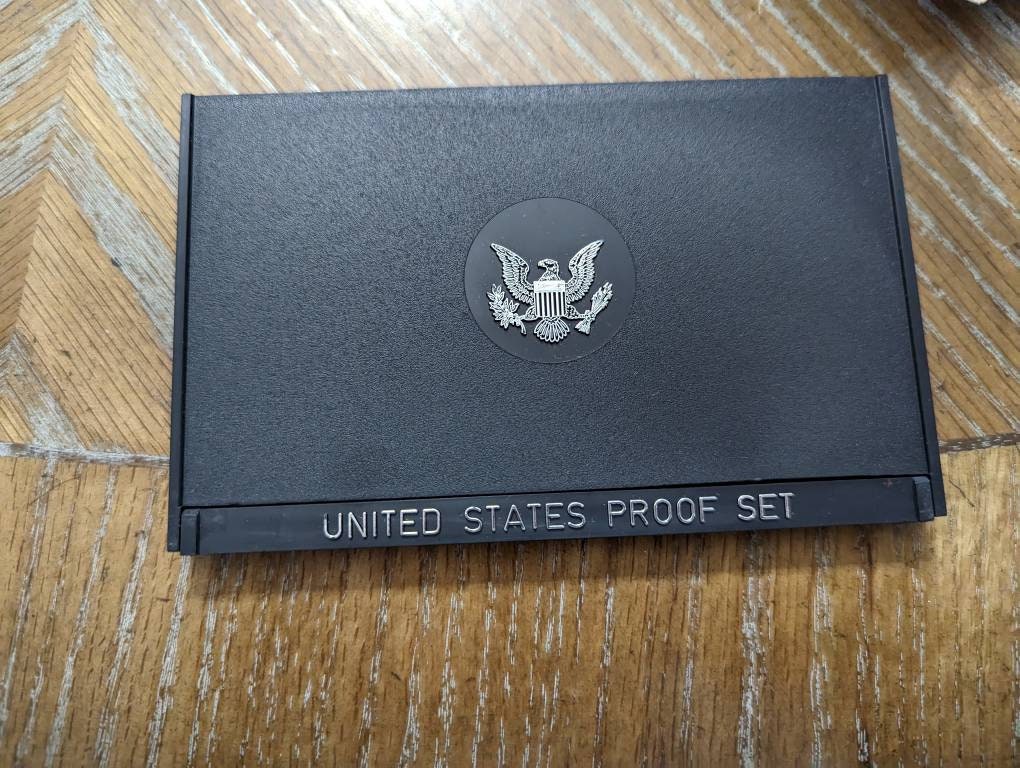 1973 us mint set, better date only place to find 1973 Eisenhower dollars, collectible 1970s mint proof set